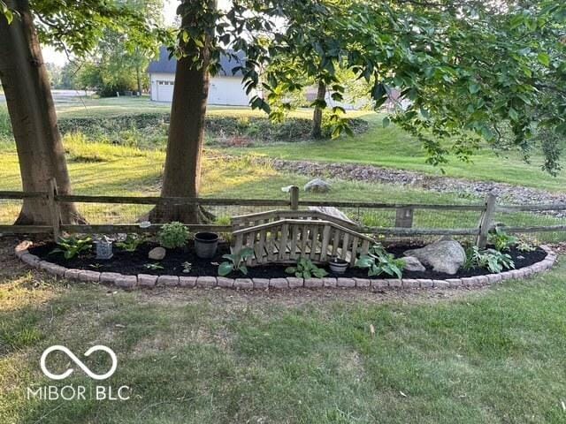 6820 W Forest Brook Dr, Fountaintown, IN 46130 - view of yard