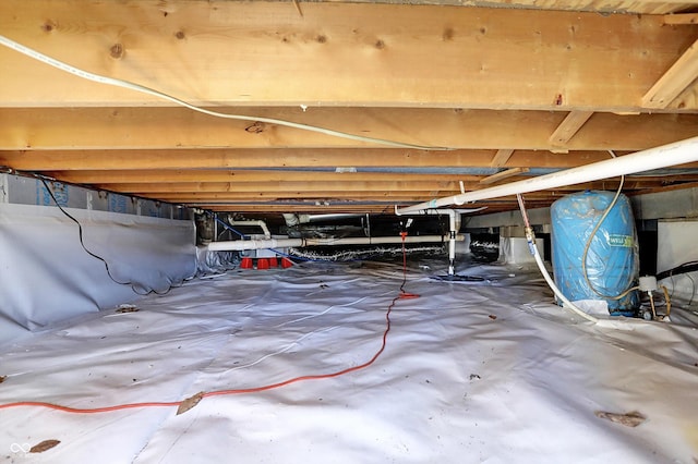 6820 W Forest Brook Dr, Fountaintown, IN 46130 - inside crawl space with oil tank