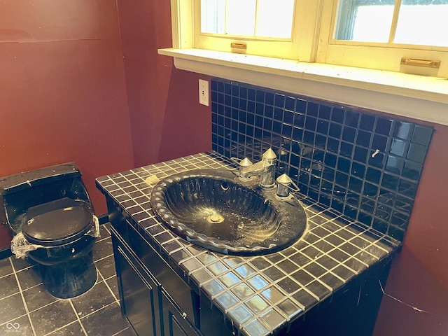 7180 N State Road 42, Eminence, IN 46125 - details with backsplash and vanity