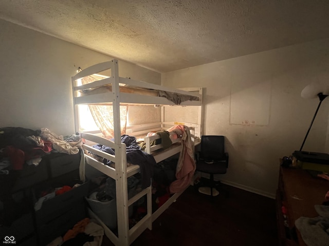 2194 N Riley Ave, Indianapolis, IN 46218 - bedroom with a textured ceiling