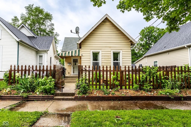 902 Villa Ave, Indianapolis, IN 46203 - rear view of property featuring fence
