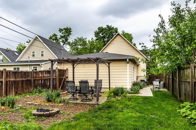 902 Villa Ave, Indianapolis, IN 46203 - back of property featuring a patio area and a pergola