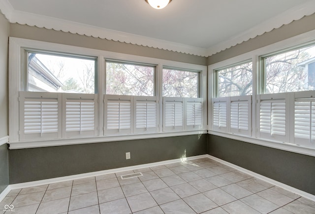7525 N Meridian St, Indianapolis, IN 46260 - unfurnished sunroom with visible vents