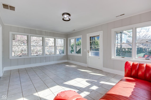 7525 N Meridian St, Indianapolis, IN 46260 - unfurnished sunroom featuring visible vents