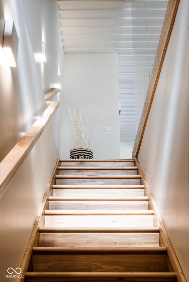 1802 Bellefontaine St, Indianapolis, IN 46202 - view of staircase