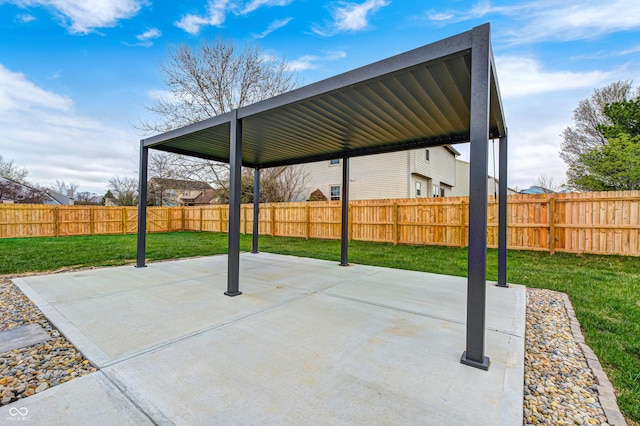 6036 Terrytown Pkwy, Indianapolis, IN 46254 - view of patio featuring a fenced backyard