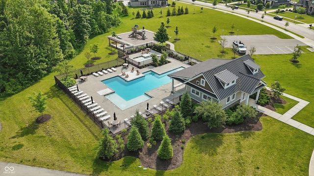5130 Melbourne Pl, Zionsville, IN 46077 - aerial view of property and surrounding area with a pool area