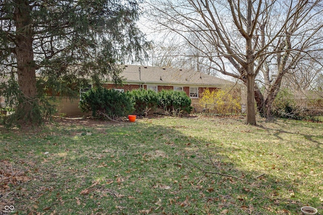 3510 Chamberlin Dr, Indianapolis, IN 46237 - view of yard with fence
