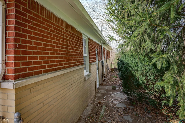3510 Chamberlin Dr, Indianapolis, IN 46237 - view of side of home with brick siding