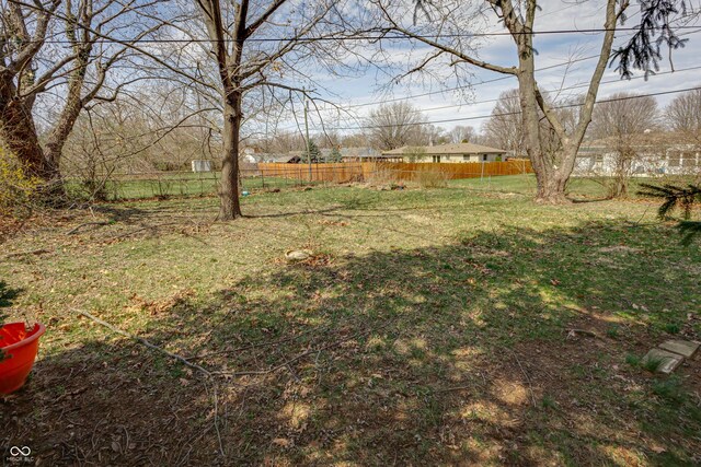 3510 Chamberlin Dr, Indianapolis, IN 46237 - view of yard featuring fence