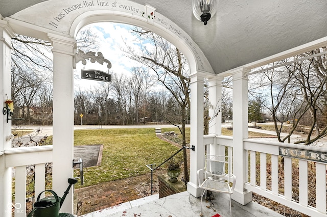 view of patio / terrace with covered porch