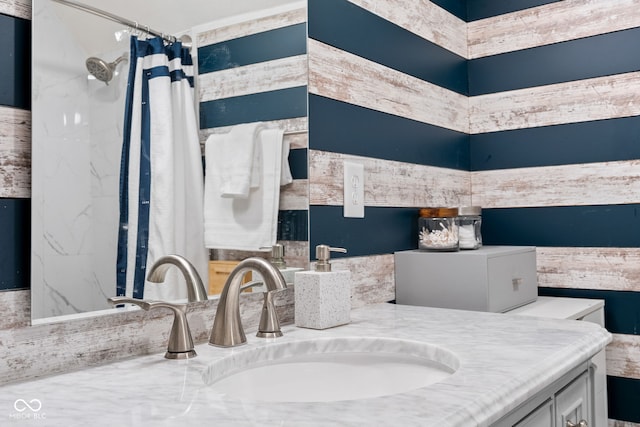358 Terrace Ave, Indianapolis, IN 46225 - bathroom featuring curtained shower and vanity