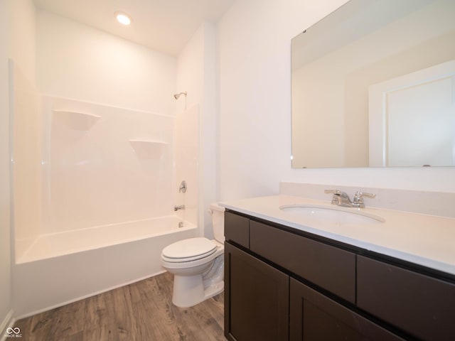 915 Saddlebrook Farms Blvd, Whiteland, IN 46184 - full bath featuring wood finished floors, vanity, bathing tub / shower combination, and recessed lighting