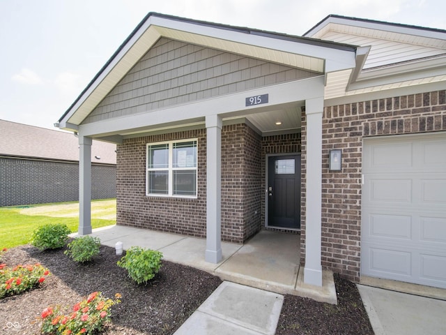 915 Saddlebrook Farms Blvd, Whiteland, IN 46184 - property entrance featuring brick siding