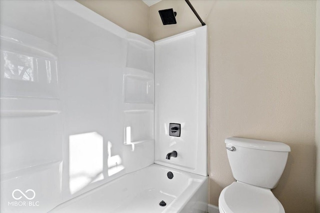 243 N Tacoma Ave, Indianapolis, IN 46201 - bathroom featuring toilet and shower / washtub combination