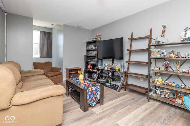 329 Dogwood Dr, Pendleton, IN 46064 - living area with wood finished floors