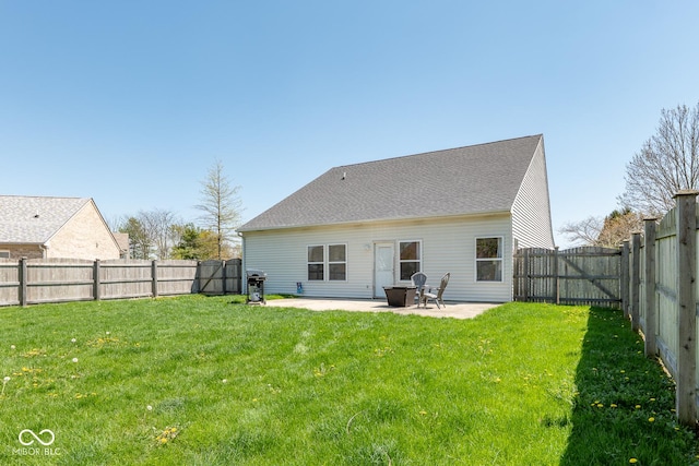 329 Dogwood Dr, Pendleton, IN 46064 - back of property with a patio