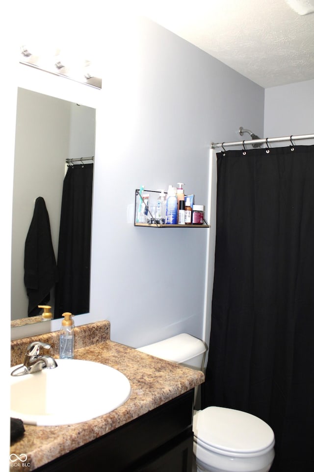 981 Redwood Dr, Franklin, IN 46131 - bathroom featuring vanity and a shower with curtain