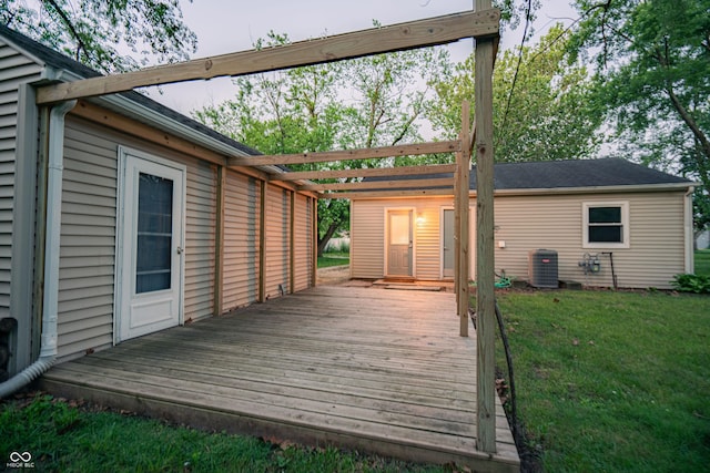 2612 Midlex Ct, Lafayette, IN 47904 - wooden deck with a lawn