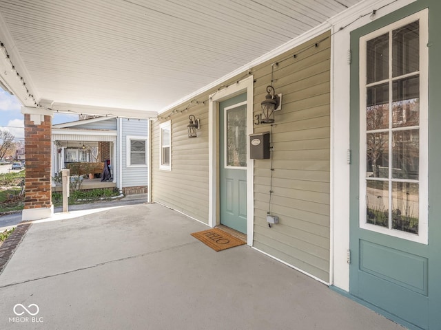 317 E 37th St, Indianapolis, IN 46205 - view of patio / terrace featuring a porch