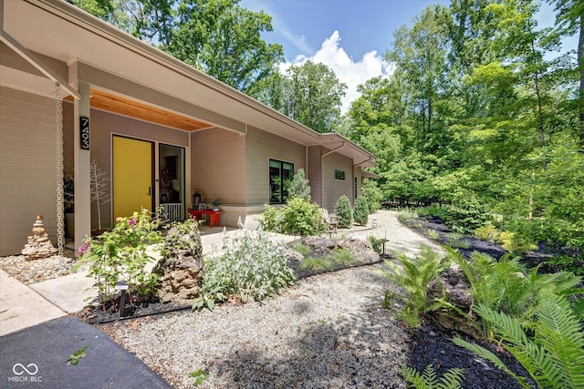 7493 E Rush Ridge Rd, Bloomington, IN 47401 - view of property entrance