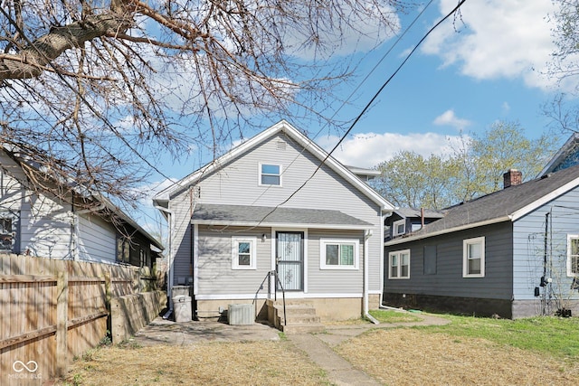 422 N Oxford St, Indianapolis, IN 46201 - view of front of property featuring central air condition unit