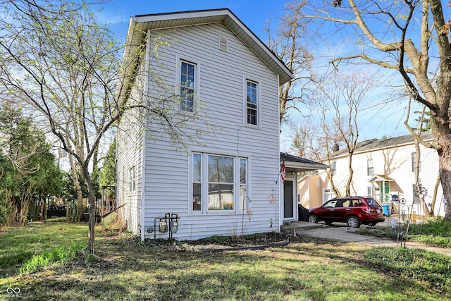 1157 Division St, Noblesville, IN 46060 - view of front facade featuring a front yard