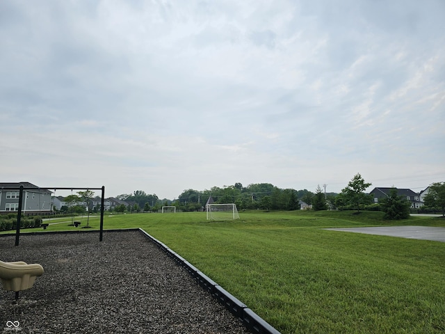16491 Wheatley Ct, Fishers, IN 46040 - view of home's community with a sport area