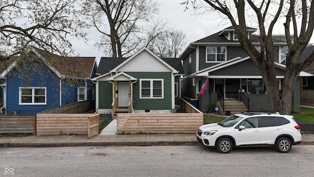 view of front of house with a fenced front yard