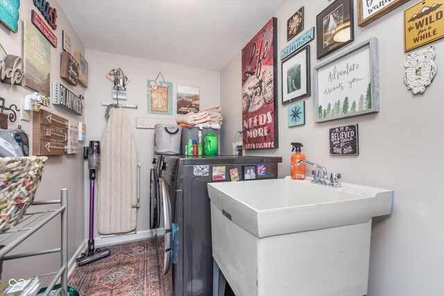 10518 Greenway Dr, Fishers, IN 46037 - washroom featuring laundry area, a sink, and washer and clothes dryer