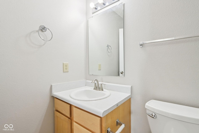 10303 Memorial Knoll Dr, Indianapolis, IN 46234 - half bath with toilet and vanity