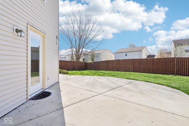 10303 Memorial Knoll Dr, Indianapolis, IN 46234 - view of patio with a fenced backyard