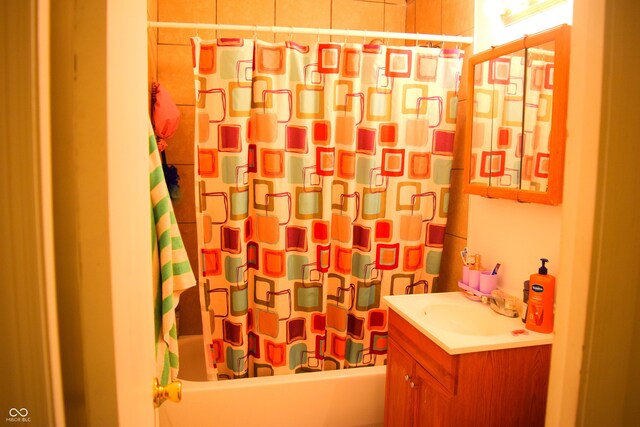 4107 Eisenhower Dr, Indianapolis, IN 46254 - full bathroom with shower / tub combo and vanity