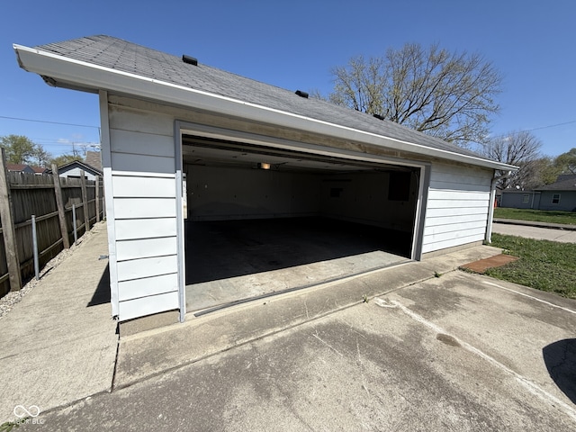 1546 Kappes St, Indianapolis, IN 46221 - garage with fence