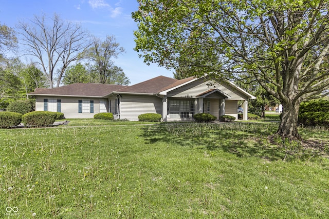 view of front of home featuring a front lawn