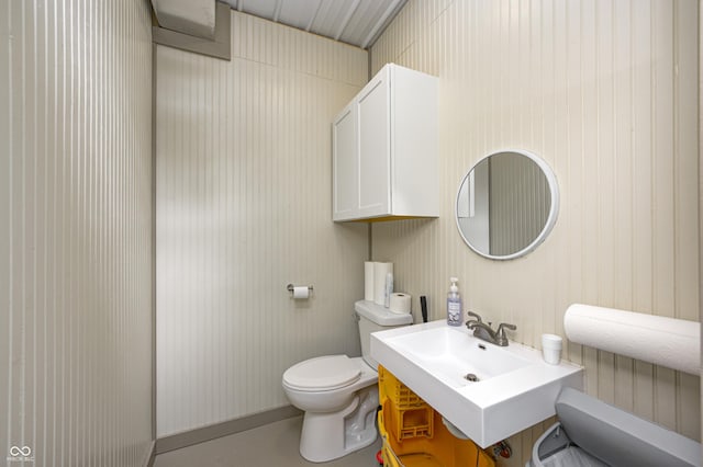 3864 N US Highway 231, Greencastle, IN 46135 - bathroom featuring a sink and toilet