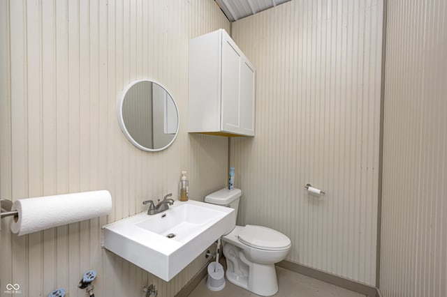 3864 N US Highway 231, Greencastle, IN 46135 - bathroom featuring a sink and toilet