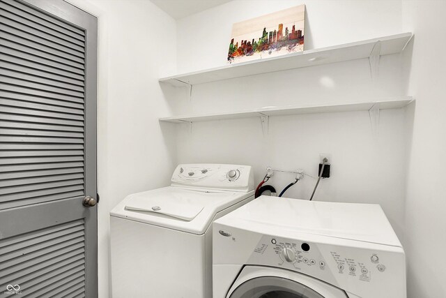 3809 Wildwood Dr, Indianapolis, IN 46239 - laundry room featuring washer and dryer