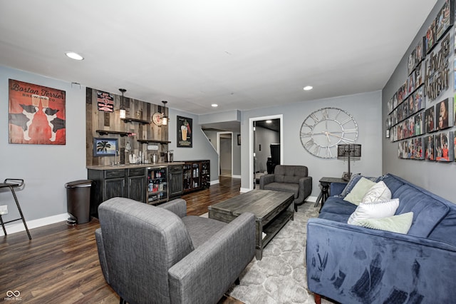 4644 Shelby Cir, Greenwood, IN 46143 - living room featuring bar area, recessed lighting, dark wood-style flooring, and baseboards