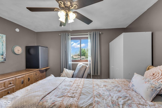 bedroom with a ceiling fan