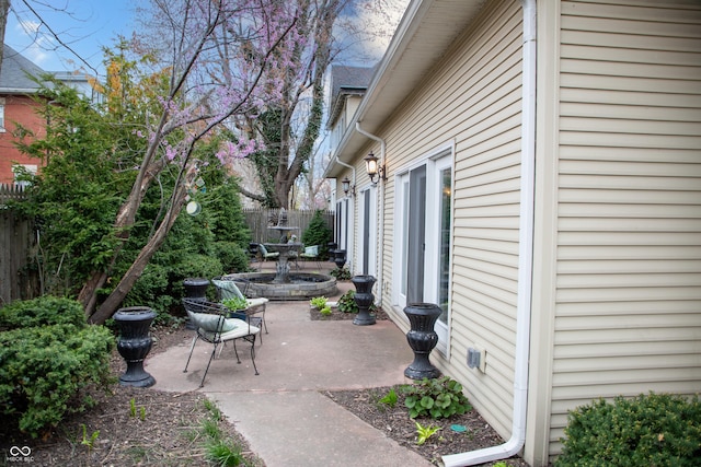 313 E Wabash Ave, Crawfordsville, IN 47933 - exterior space featuring fence