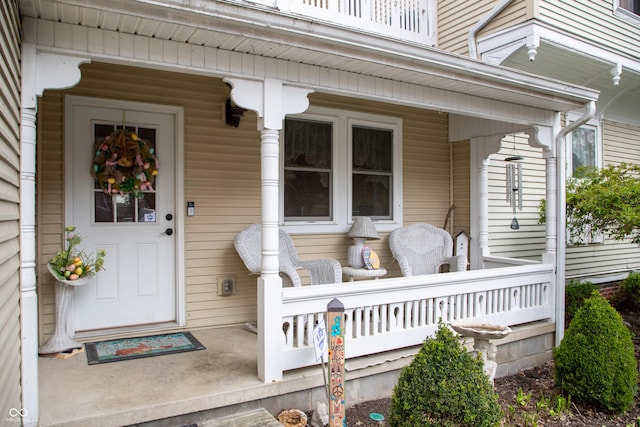 313 E Wabash Ave, Crawfordsville, IN 47933 - entrance to property with covered porch