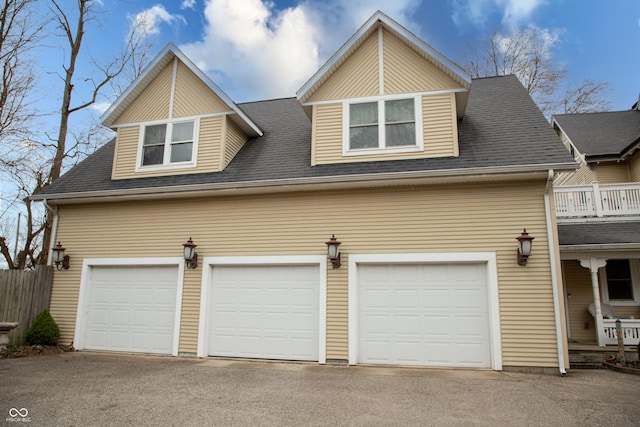 313 E Wabash Ave, Crawfordsville, IN 47933 - exterior space with driveway