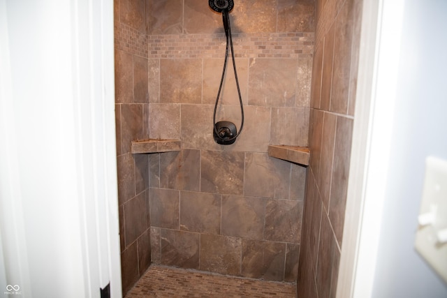 313 E Wabash Ave, Crawfordsville, IN 47933 - bathroom featuring a tile shower
