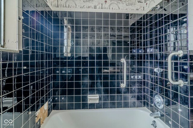 full bathroom with tub / shower combination