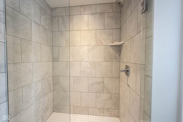 1534 Cloverdon Dr, Westfield, IN 46074 - bathroom featuring a tile shower