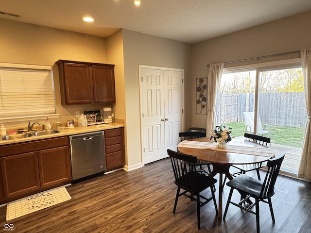 914 Baden Manor Dr, Indianapolis, IN 46217 - dining area featuring dark wood-style flooring, recessed lighting, and baseboards
