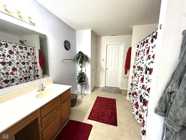 9873 Blue Ridge Way, Indianapolis, IN 46234 - full bath with a textured ceiling, vanity, and curtained shower