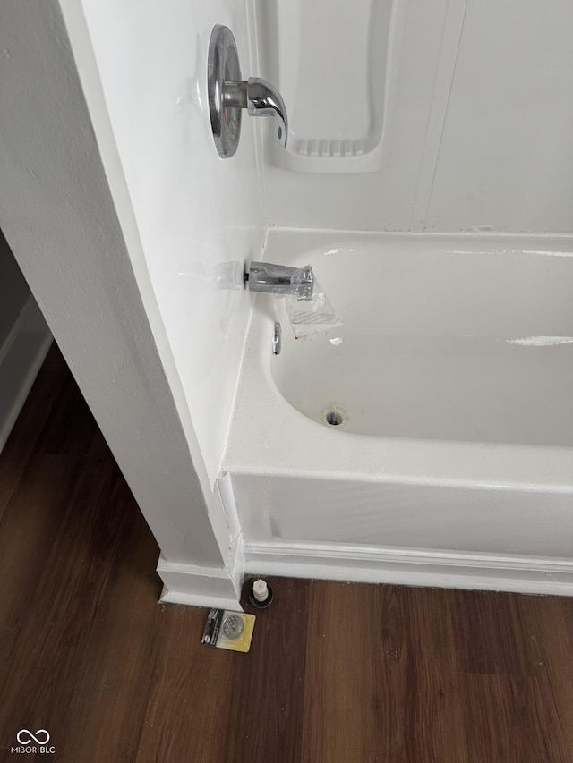 3502 N Illinois St, Indianapolis, IN 46208 - details with a shower and a bath