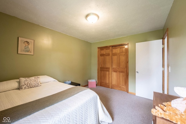 30 Sleepy Hollow Ct, Westfield, IN 46074 - carpeted bedroom featuring a textured ceiling and a closet
